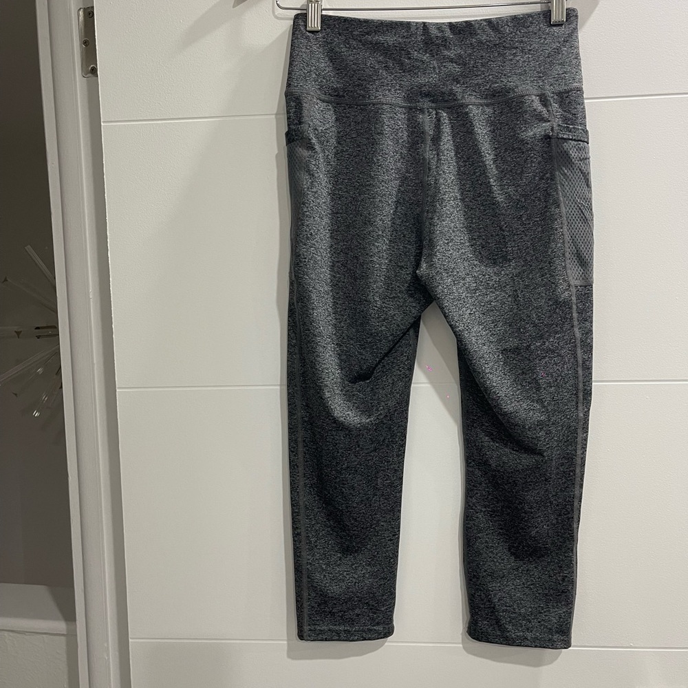 Gray leggings size Medium - Picture 4 of 4